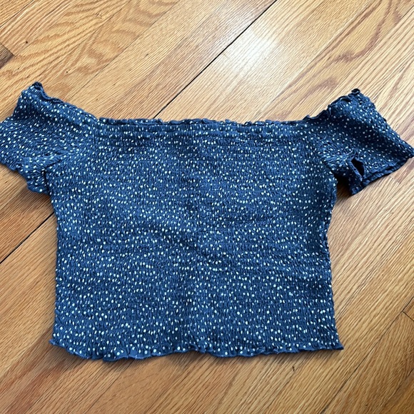 Off the shoulder blue crop top with white polka dots t-shirt - Picture 2 of 2
